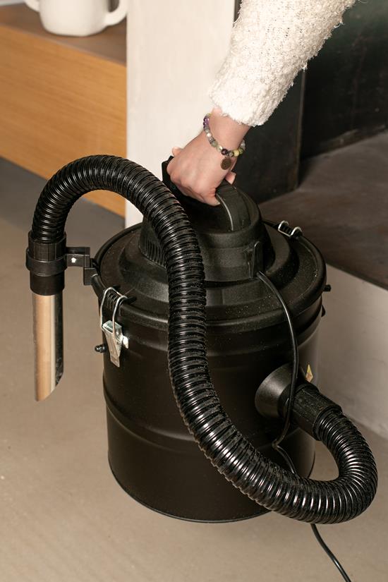 18L Ash Vacuum Cleaner with Declogging Feature