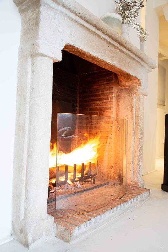 Ongui Glass Fireplace Screen L80 H52 cm