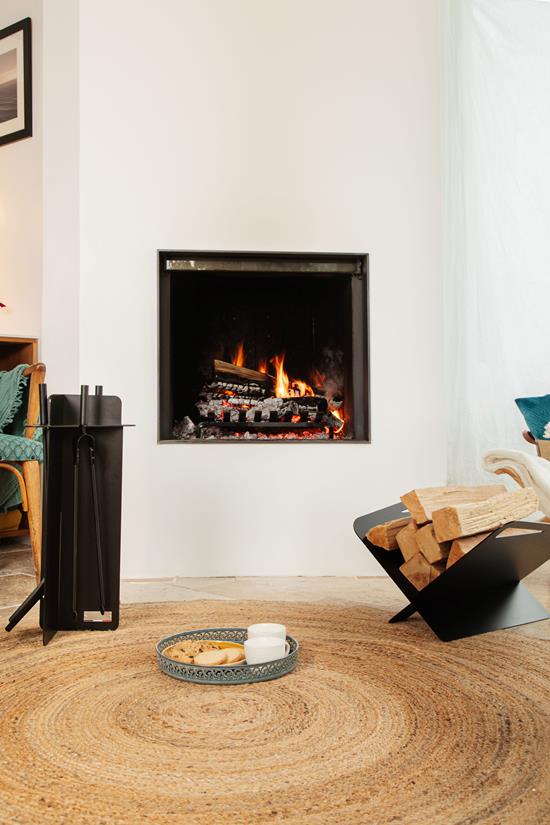MODERN STRAIGHT LOG RACK