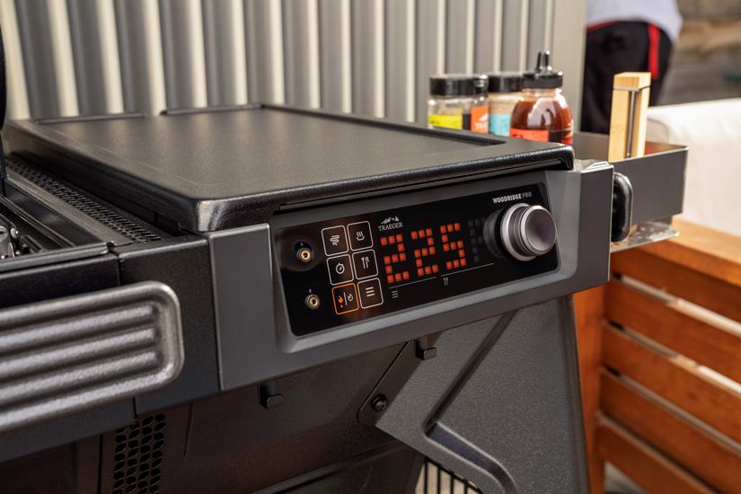 TRAEGER - WOODRIDGE PRO