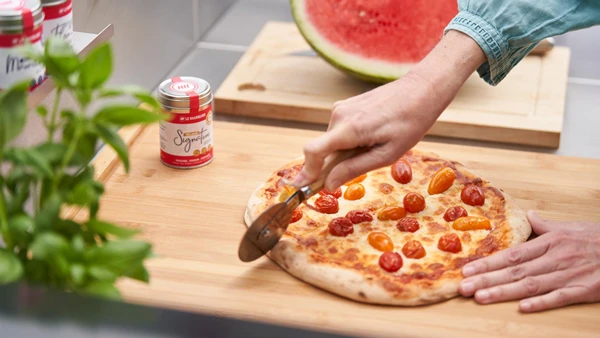 Pizza oven accessories