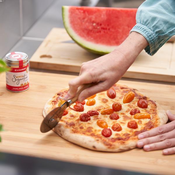 Pizza oven accessories