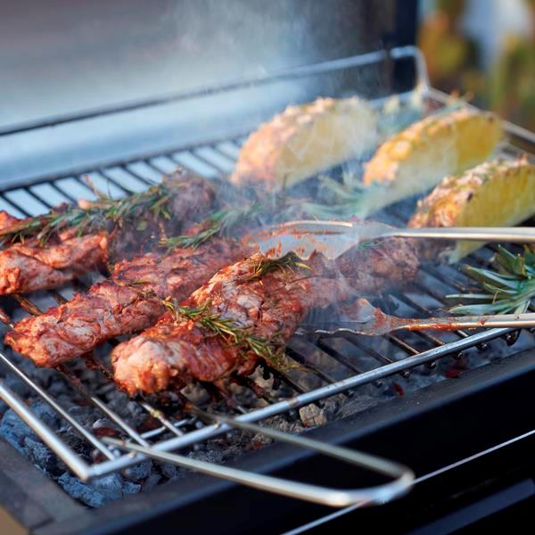 Charcoal barbecues / grills